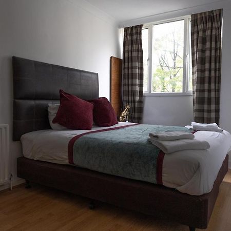 London - 4 Bed - Sleeps 8 - Garden - Pet Friendly Villa Kültér fotó