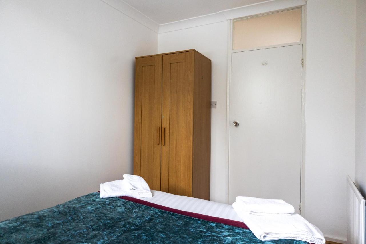 London - 4 Bed - Sleeps 8 - Garden - Pet Friendly Villa Kültér fotó