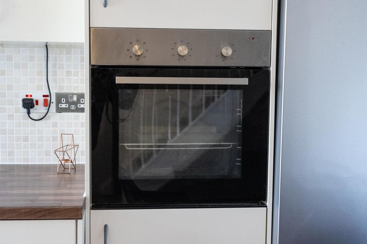 London - 4 Bed - Sleeps 8 - Garden - Pet Friendly Villa Kültér fotó