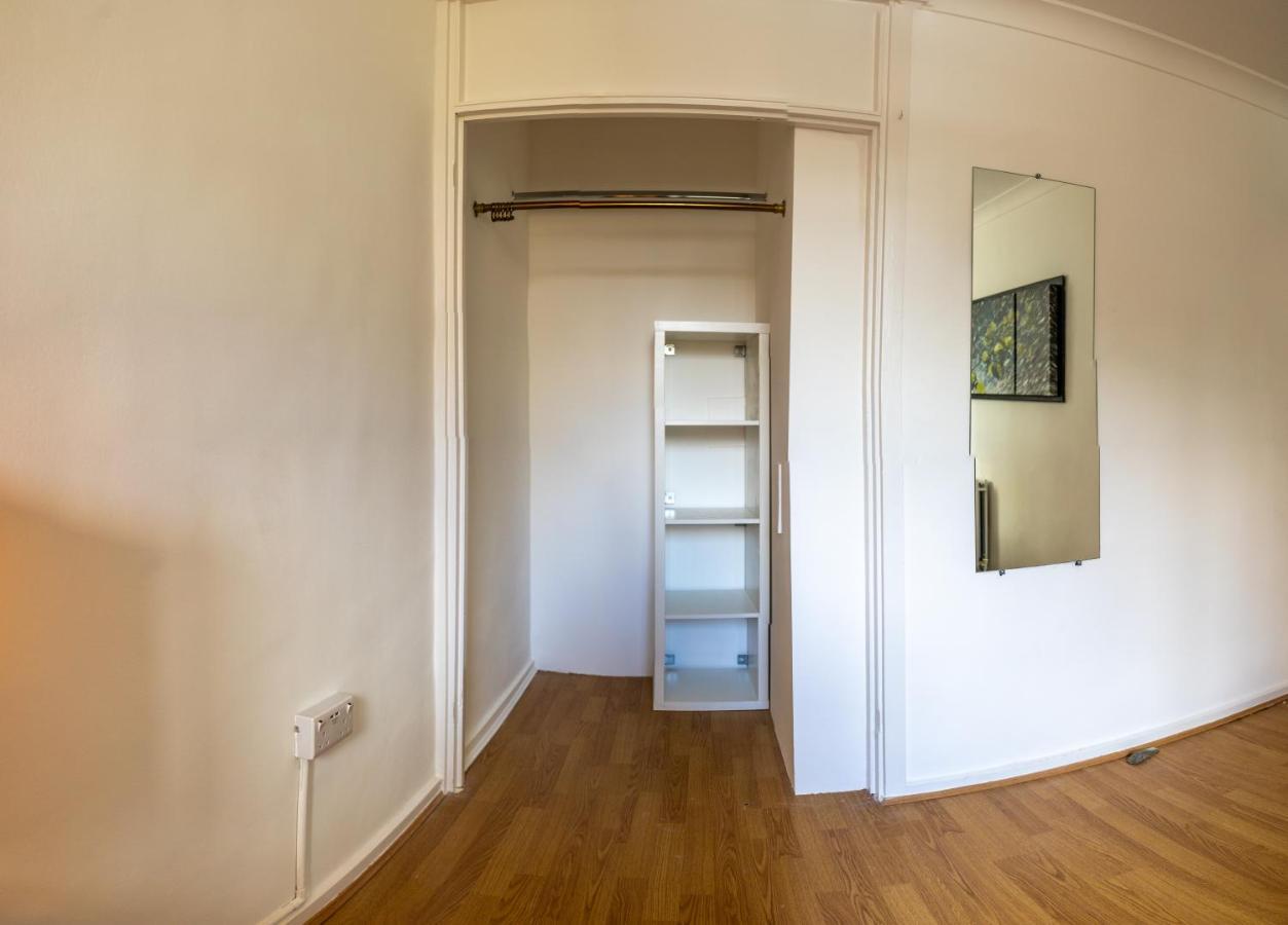 London - 4 Bed - Sleeps 8 - Garden - Pet Friendly Villa Kültér fotó